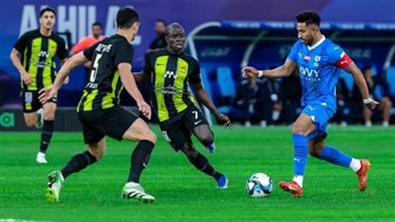 قمة دوري روشن.. موعد مباراة الهلال والاتحاد والقنوات الناقلة للمواجهة المرتقبة